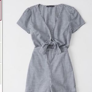 Abercrombie Romper with Pockets!
